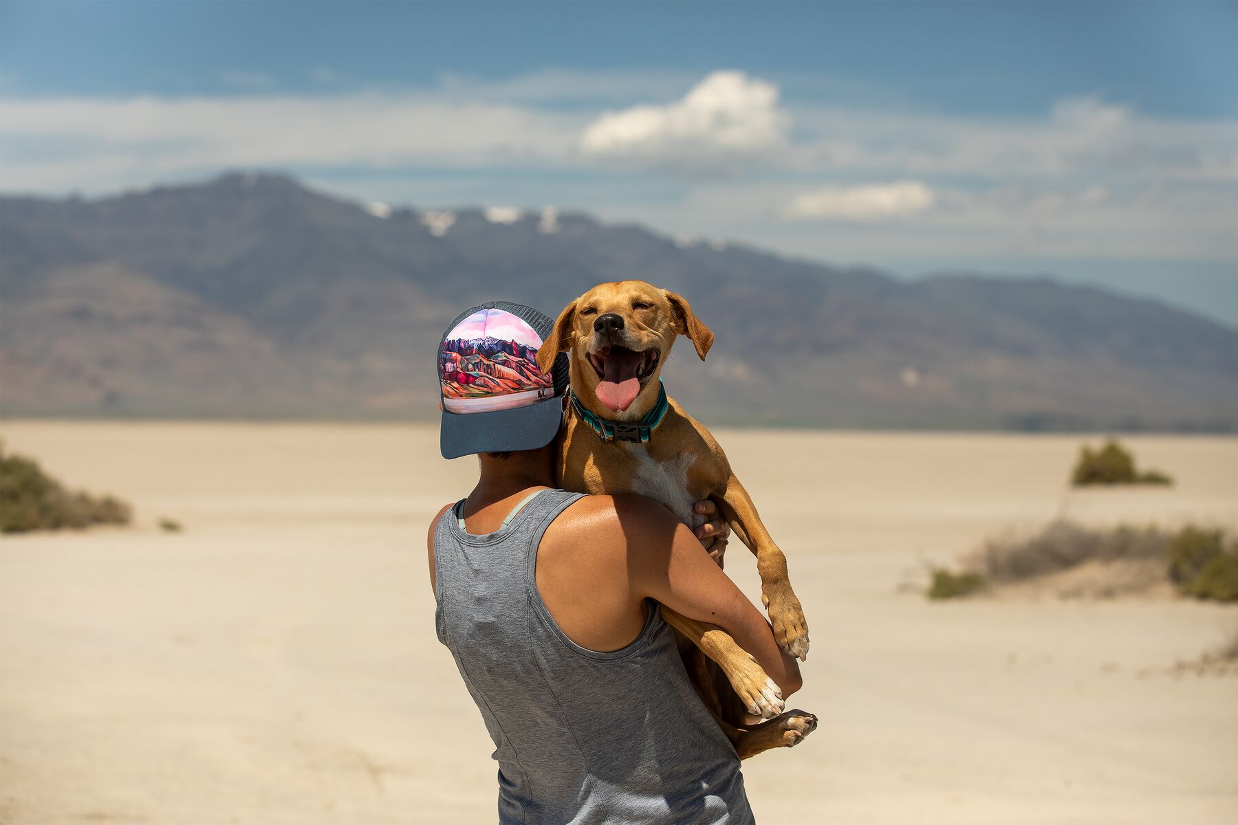 Read more about the article Ruffwear Supports Artists and Nonprofits with the Artist Series Quencher™ Dog Bowl And Hat