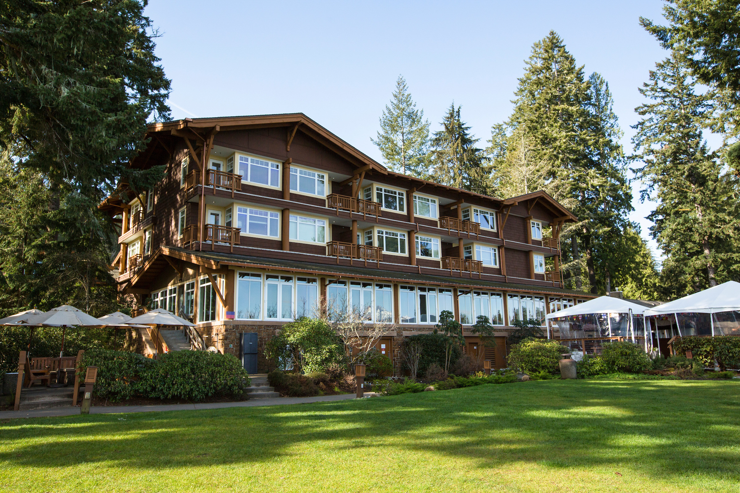 Picture of one of the main buildings at the Alderbrook Resort & Spa from the lawn along Puget Sound